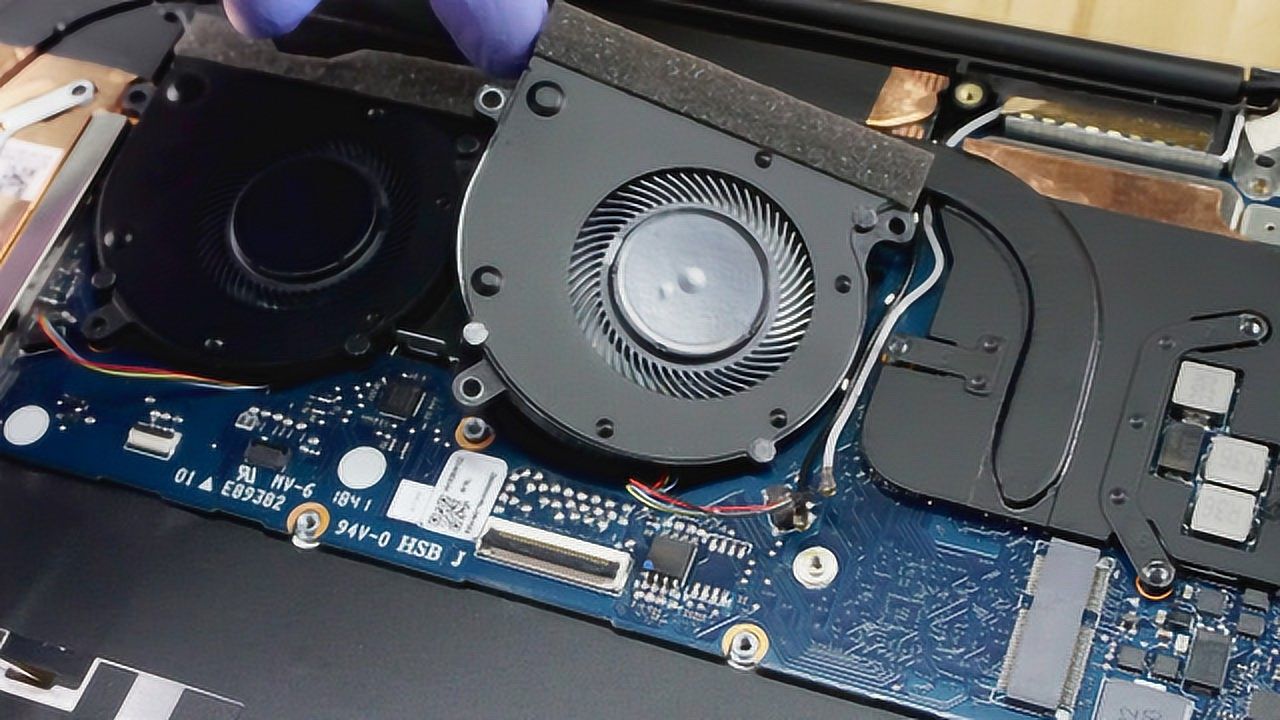 华为matebook13拆解内部结构紧凑双风扇双热管控温