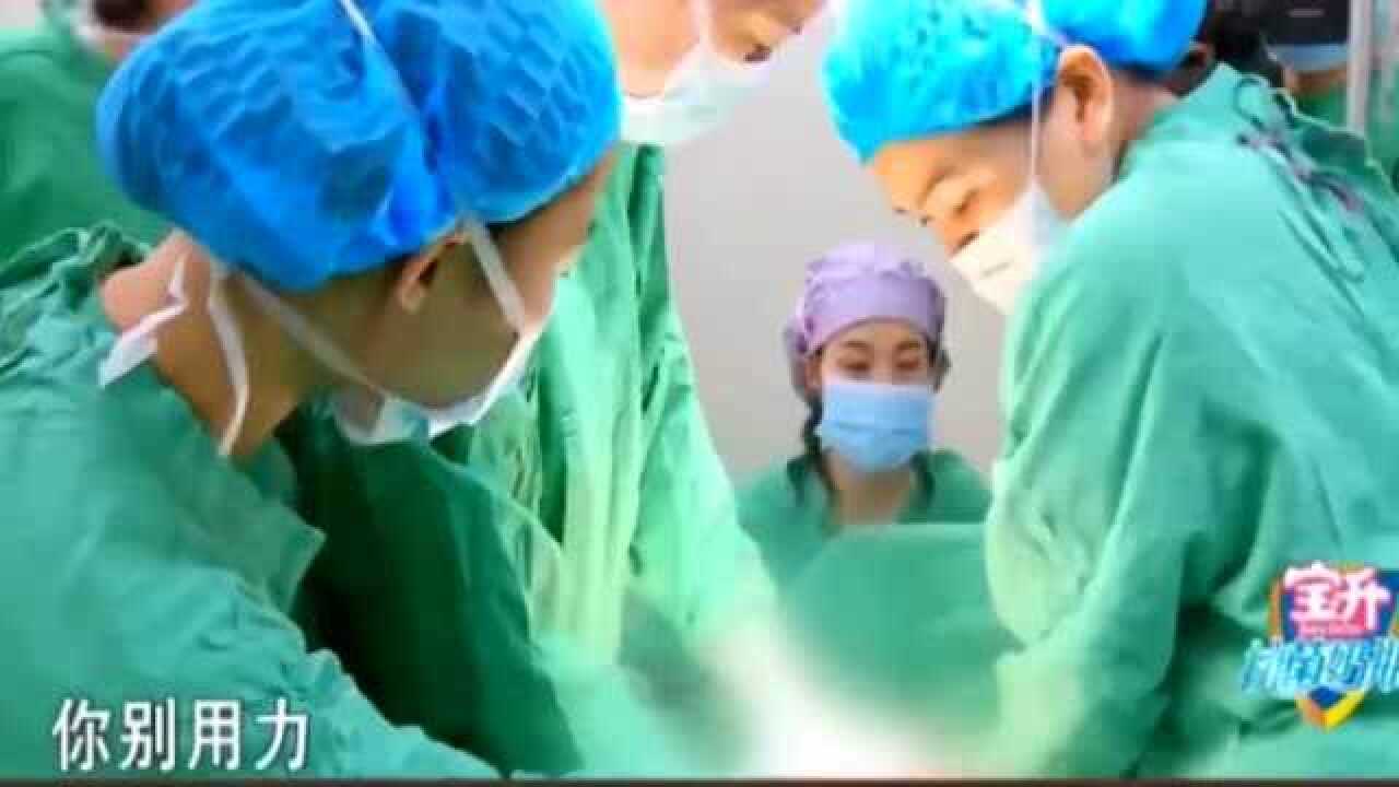 产妇刨宫产，医生使劲按肚子助产，产妇疼的发出痛苦叫声！医院实拍_高清