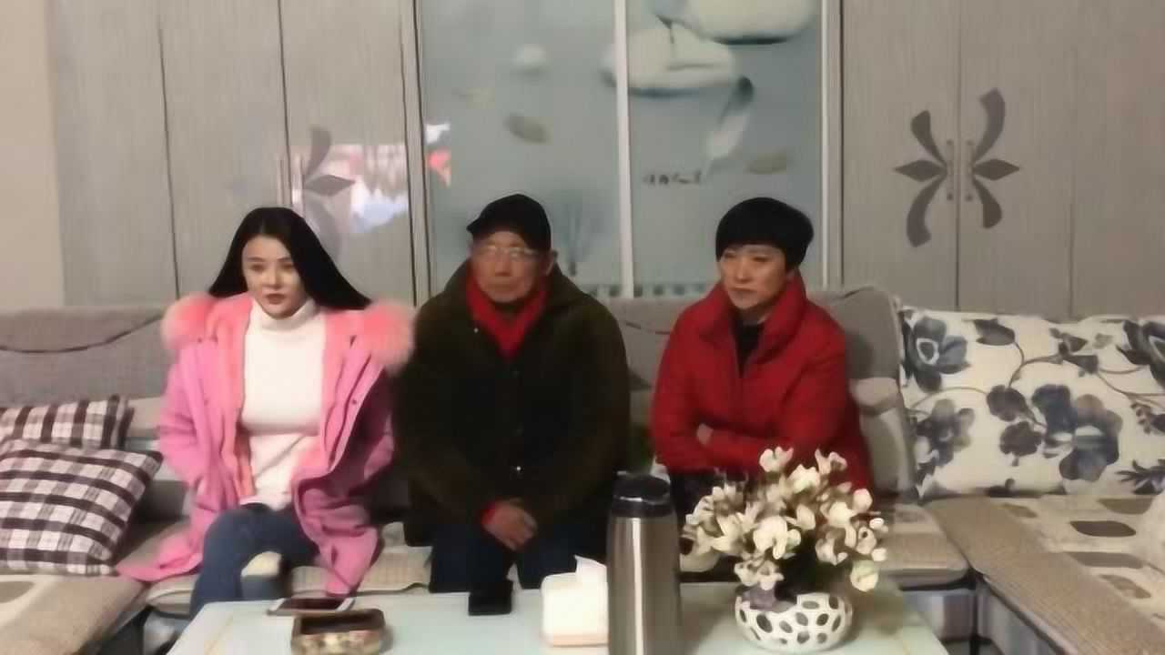 砀山籍歌手唐薇和家人一起观看演出视频