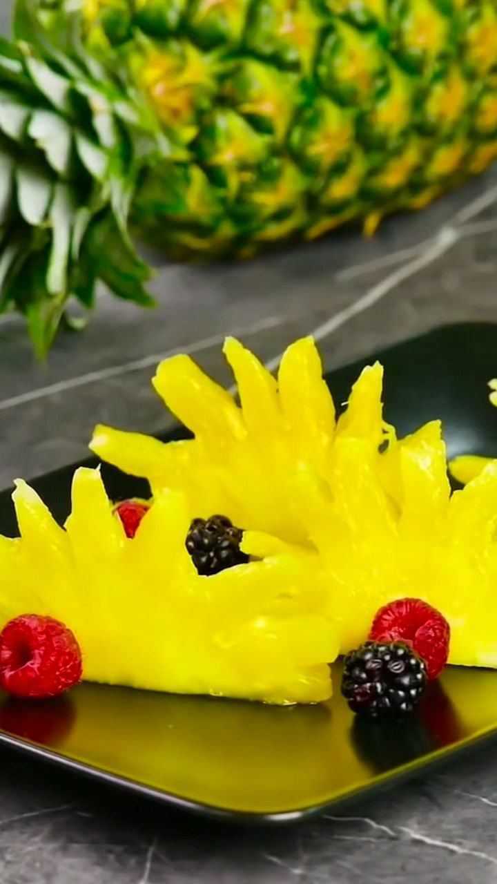 厨房技巧超好看的菠萝摆盘