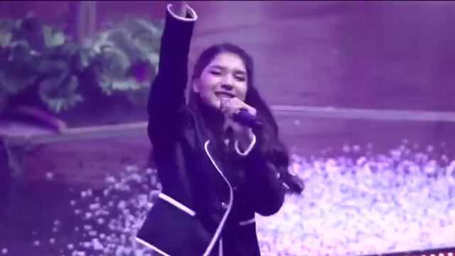 BNK48以为泰国爱豆都长Lisa那样BNK48太空任务演唱会视频