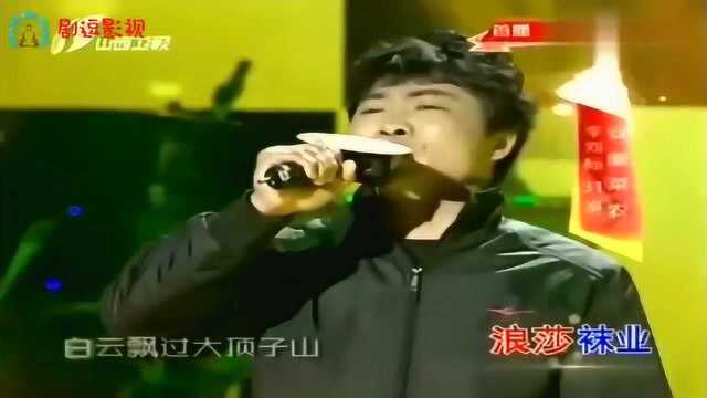 卖菜哥深情演唱,被评委质疑是假唱,清唱一开口就证明实力