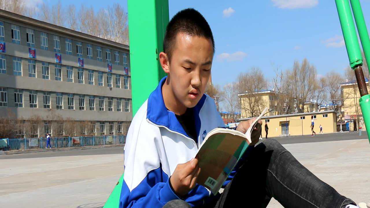 双鸭山市第四十中学赵越超同学事迹