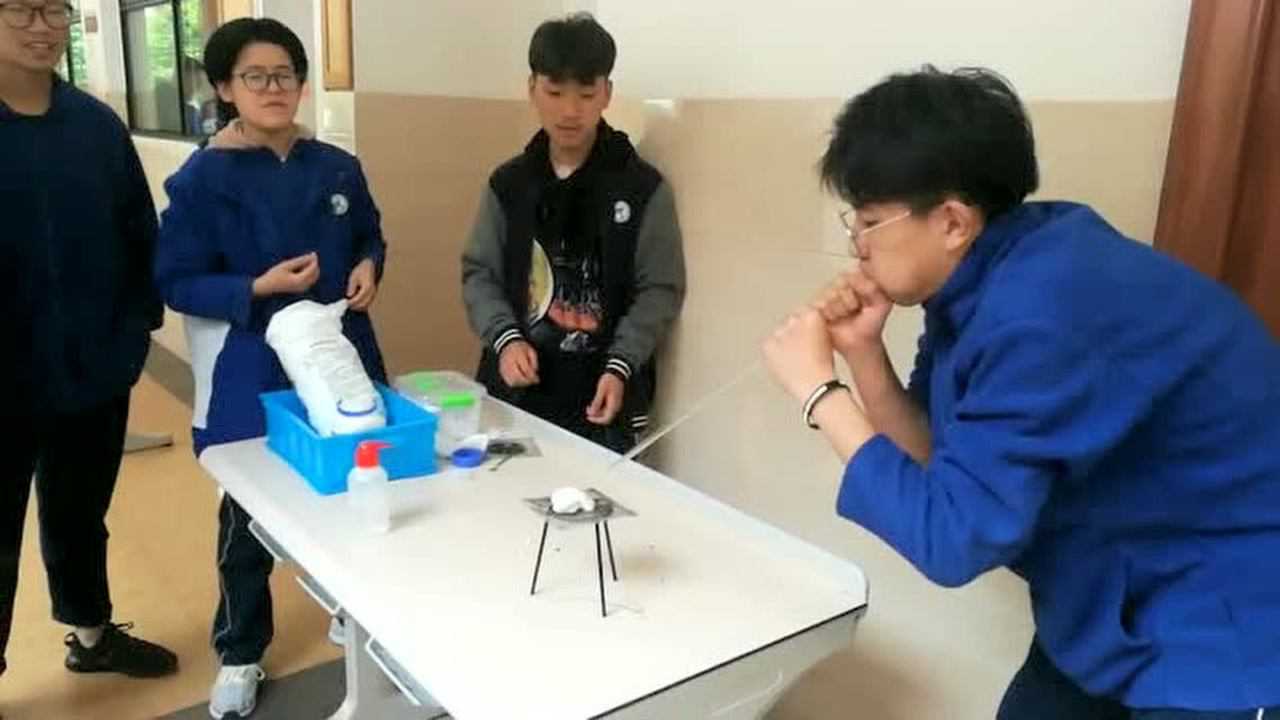 花外首届科技节之吹气生火