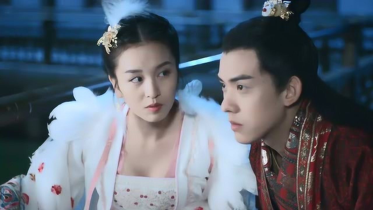 倾世妖颜:从天而降一个美女,下一秒居然和魏鸣君亲上了!