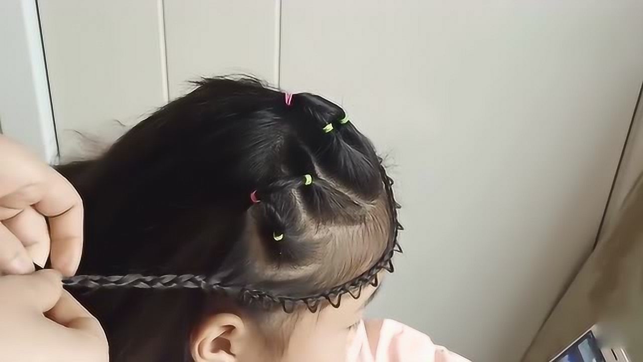儿童公主辫发型的简单扎发,堪称小孩子们的最爱