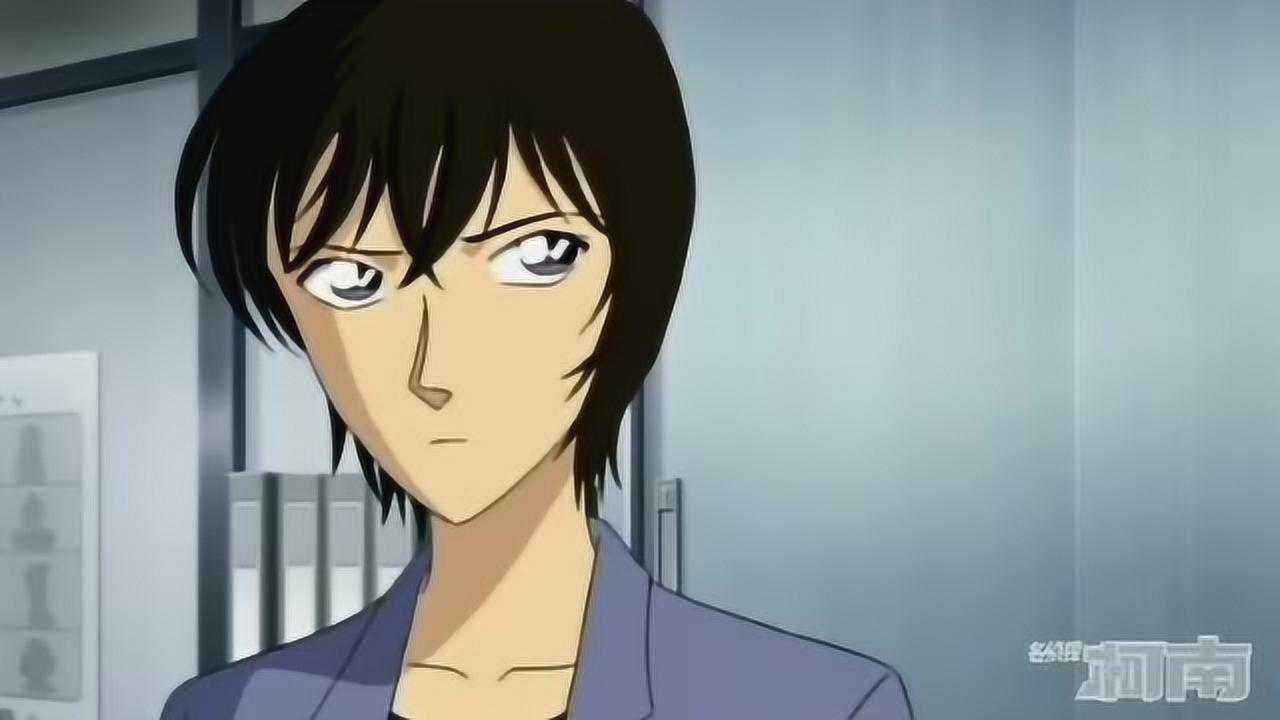 名侦探柯南佐藤美和子走进办公室整个办公室变得鸦雀无声