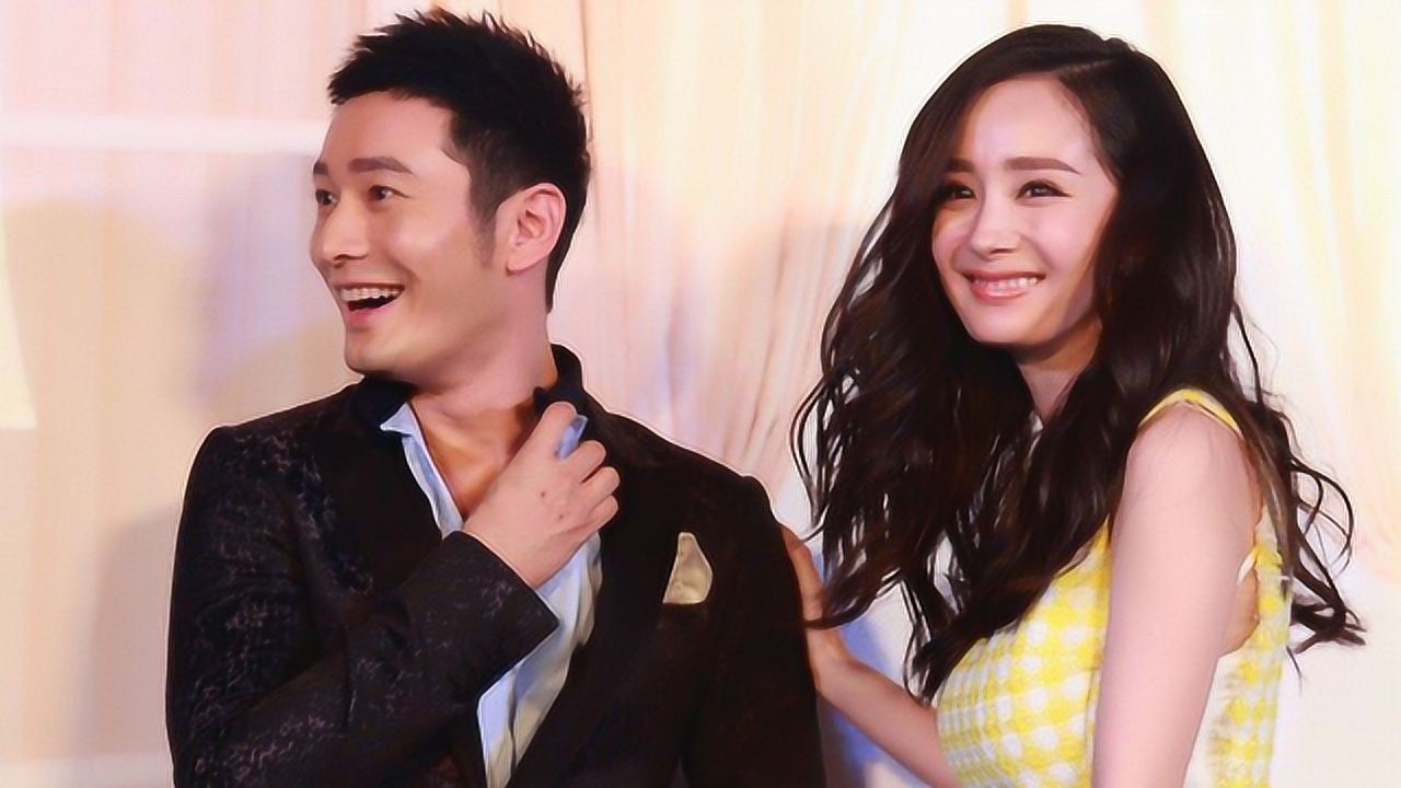 黄晓明拉着杨幂的手不放baby目睹全过程她的表情耐人寻味