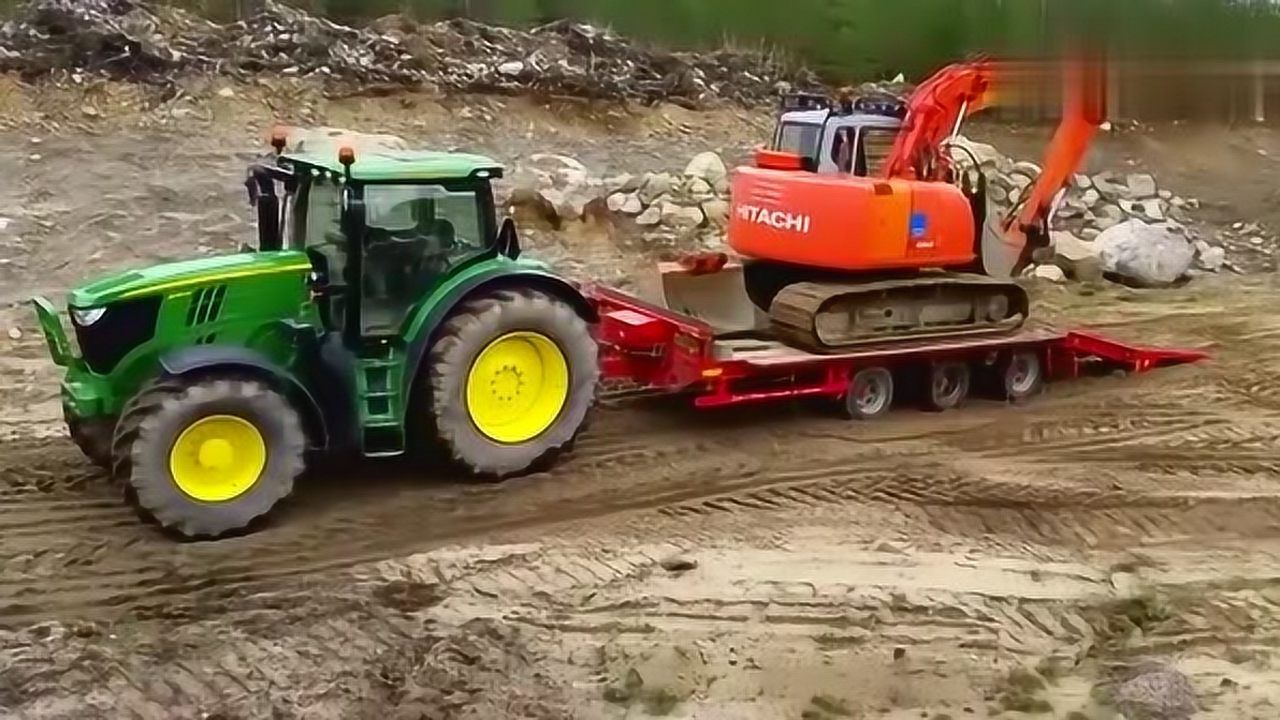 拖拉机拉挖掘机,这是怎么想的?