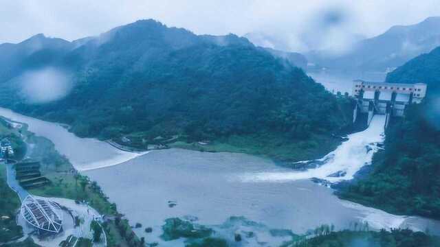 新一轮强降雨来袭 金华安地水库泄洪排险