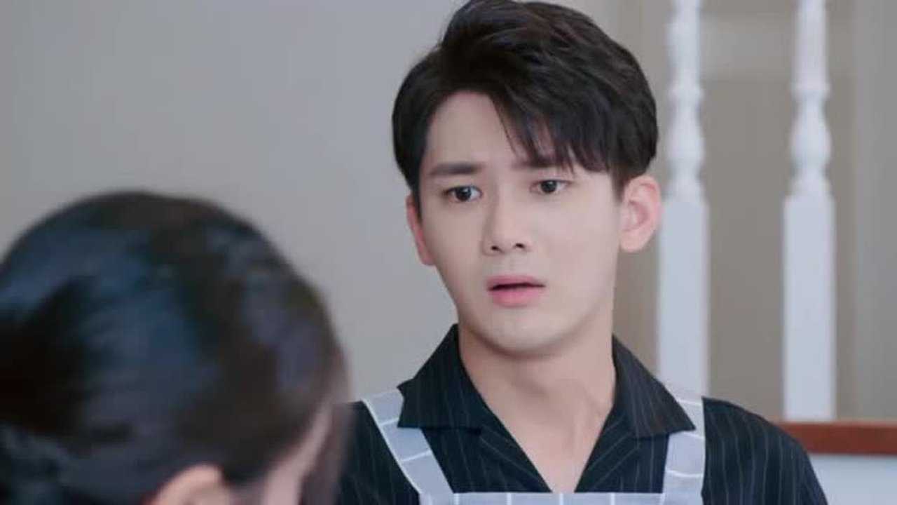 国民老公:怕瑾年提离婚,乔乔一激动就把结婚证塞嘴里,好可爱呀