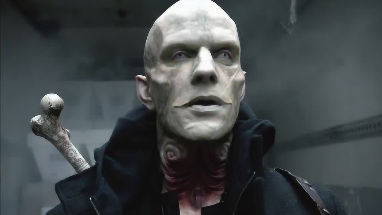 血族神秘血族昆兰现身却能在白天行走丝毫不畏惧紫外线