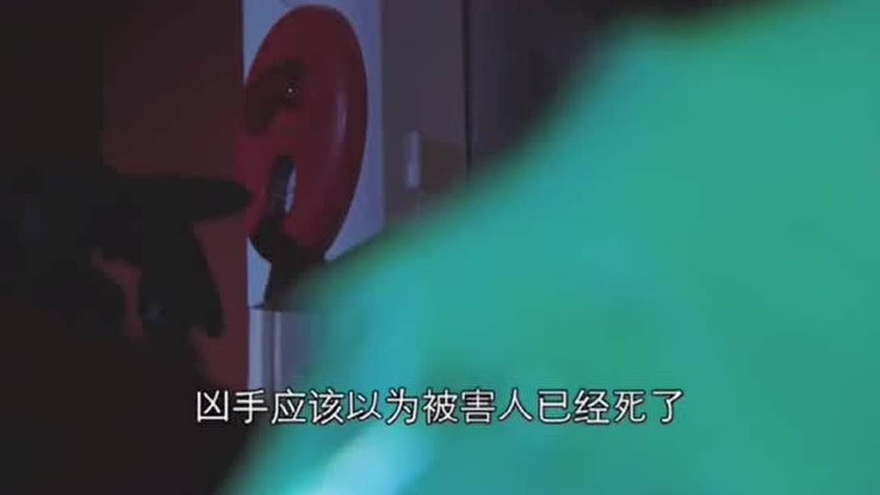 美女从脚到脸被胶带封住，仅剩鼻子能呼口气，歹徒发现后立马封死_高清
