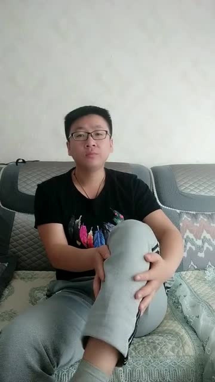 这个男人就是那种一毛不拔的铁公鸡!