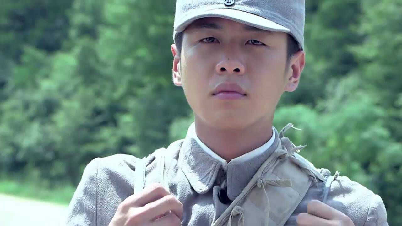 杨大力这个新兵蛋子竟敢不服排长朱大哥结果被周卫国打惨了