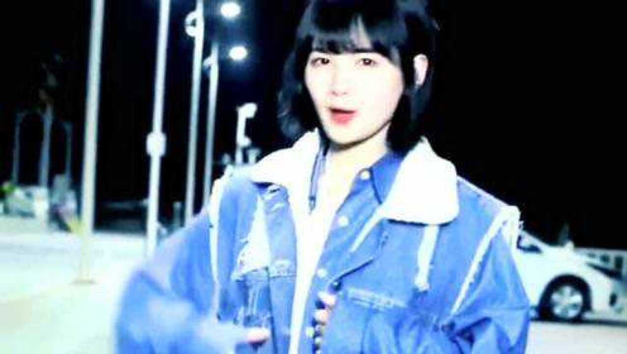 大石桥联盟北北街头唱下山网络歌手就是厉害唱的就像专业歌手一样