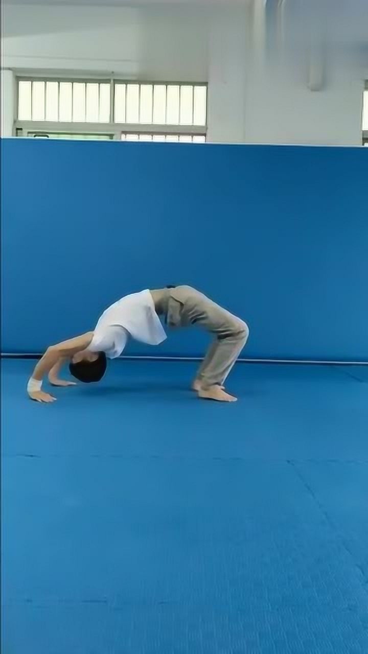 鲤鱼打挺分解教学一天学会并不难