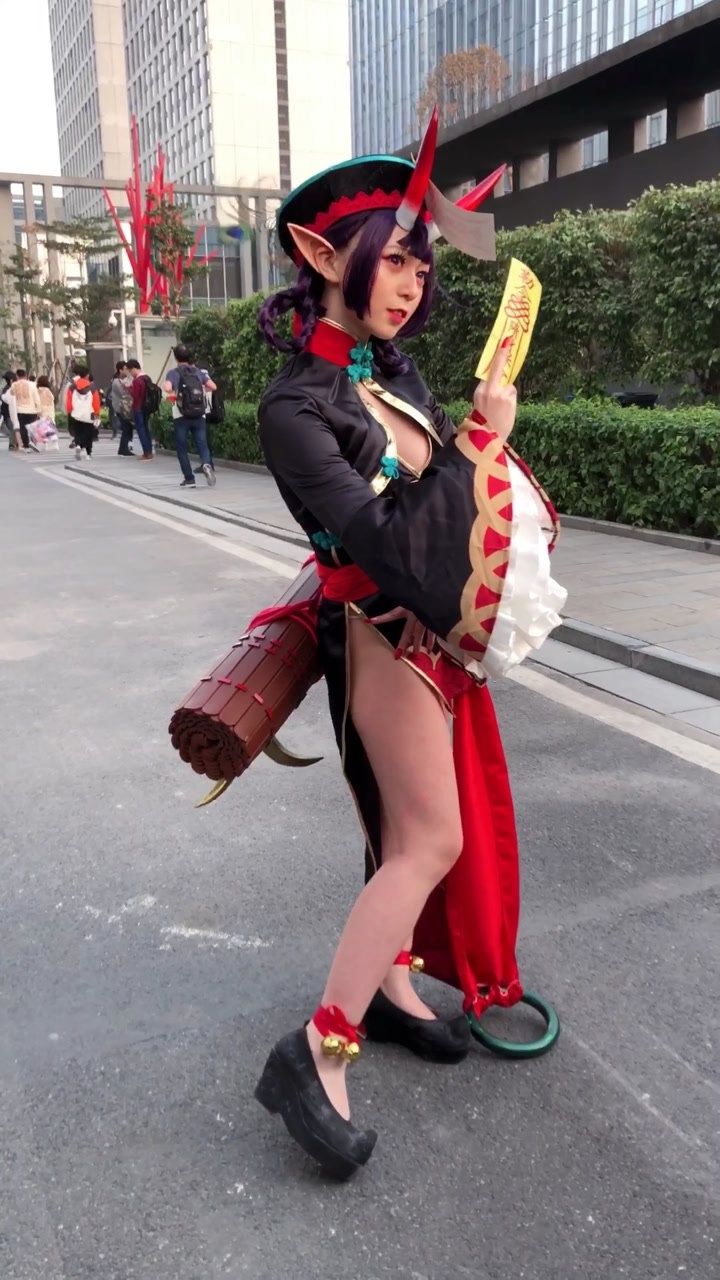 cosplay女僵尸小姐姐