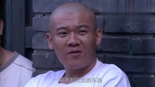 兄弟车行:流氓奎哥来车行闹事,扬言要来砸店,塔哥出面全解决