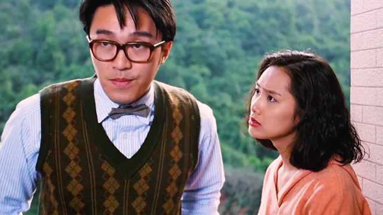 逃学威龙2撩妹高手周星驰为查国际恐怖分子狂撩朱茵