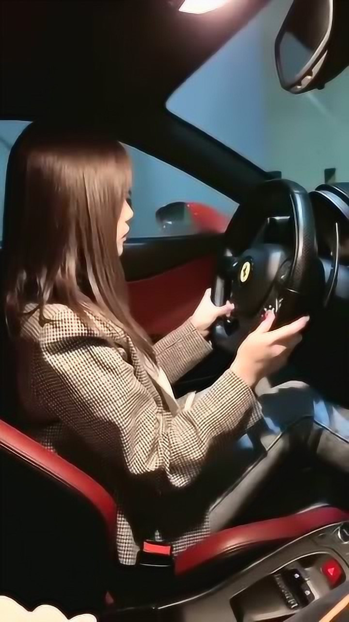 女司机第一次开法拉利结果无法启动哪里出问题了