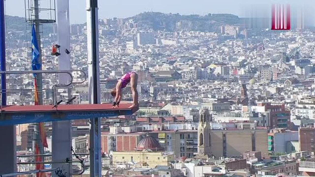 回顾美女跳水失误瞬间这一幕好丢脸