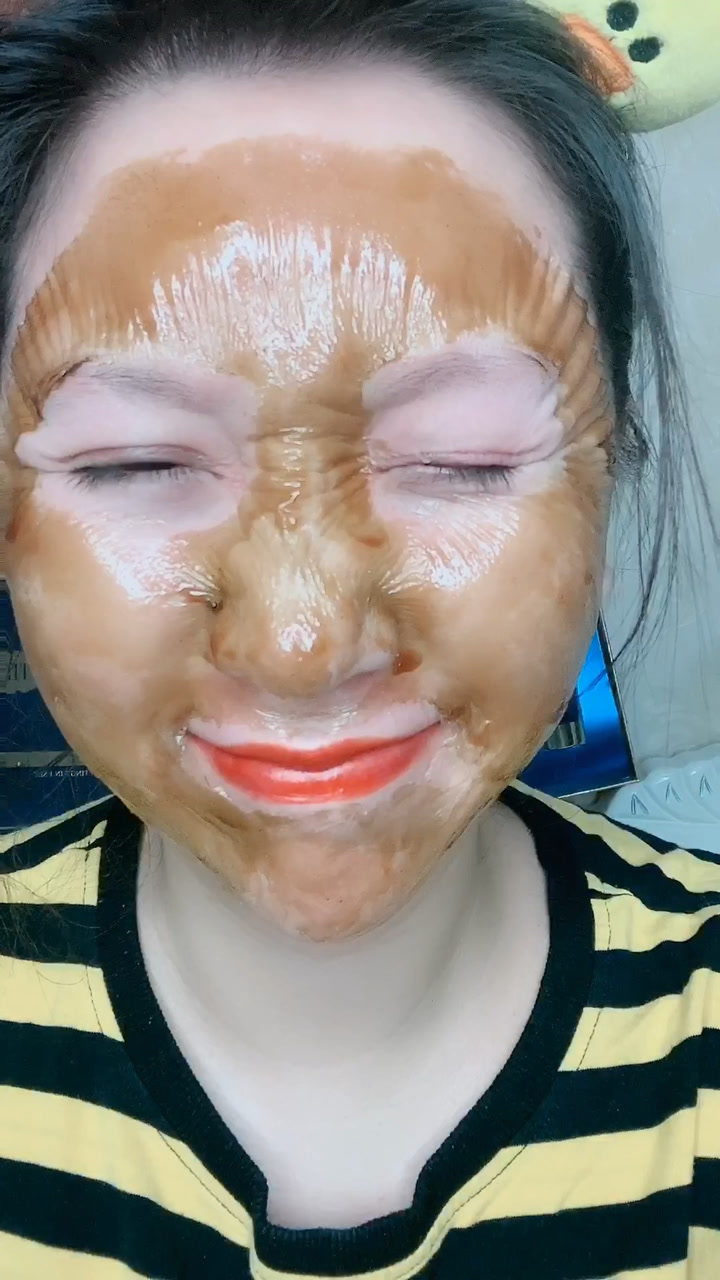 年纪轻轻就长了一脸褶子怎么办