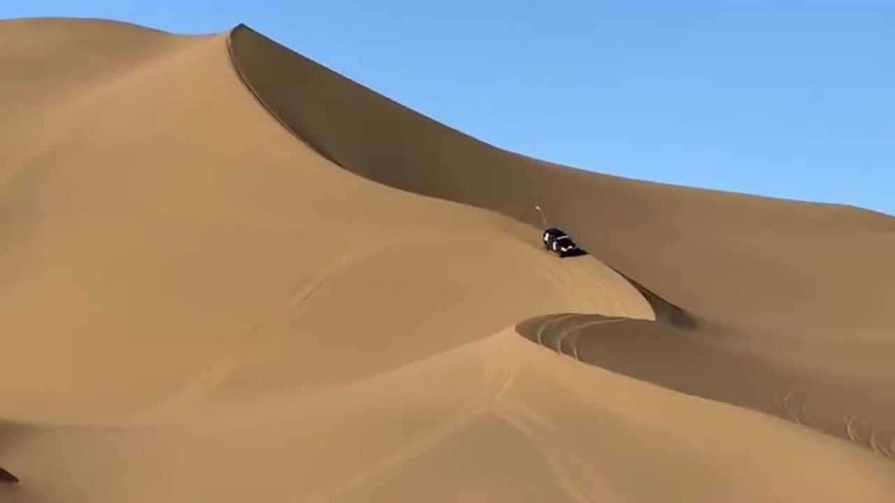 阿拉善的刀锋战士在沙漠越野这样还不翻车