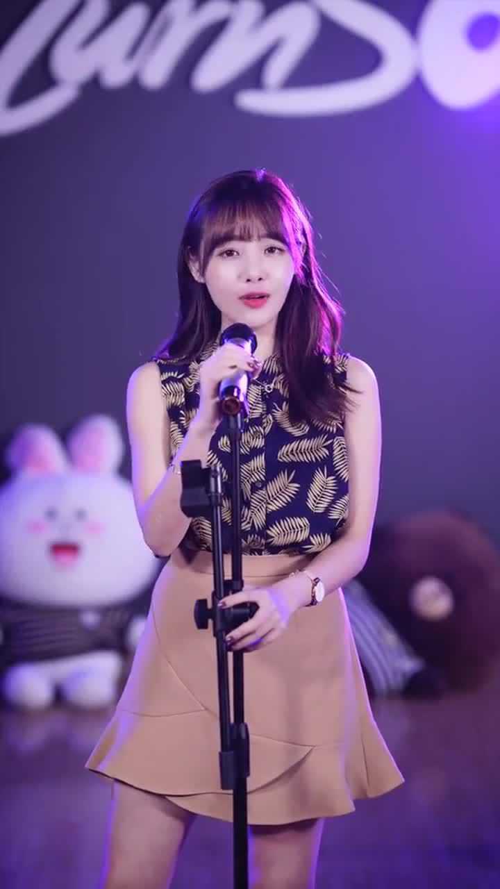 唱歌非常好听的美女,你们觉得呢_腾讯视频