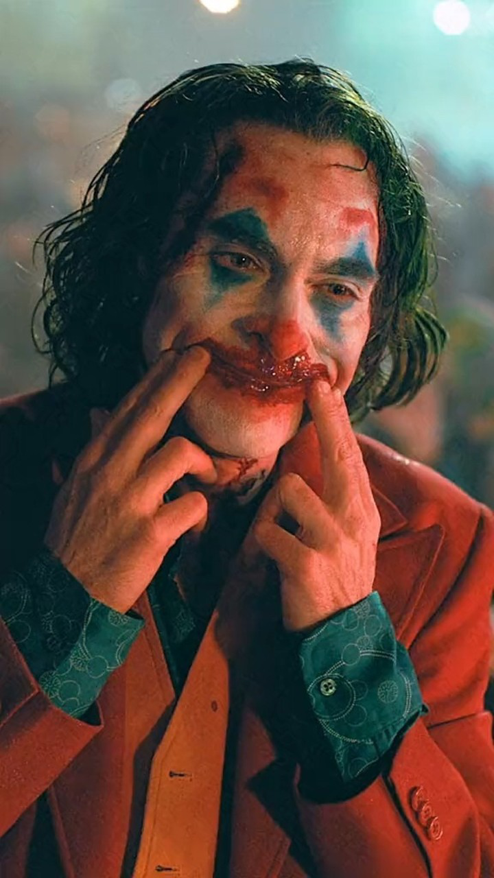 你我皆是小丑你我皆是树哥你我皆需向着夜空中最亮的星前行