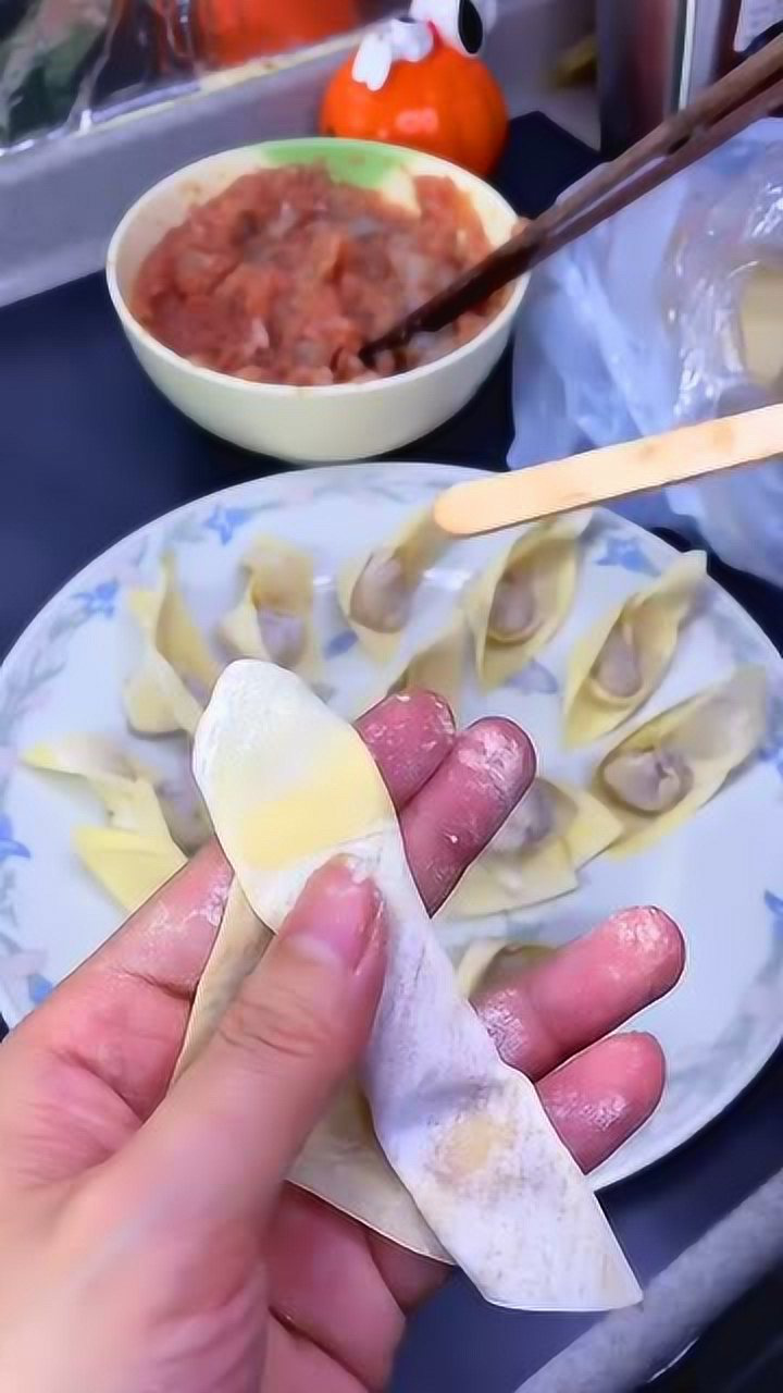 简单的包云吞手法!_腾讯视频