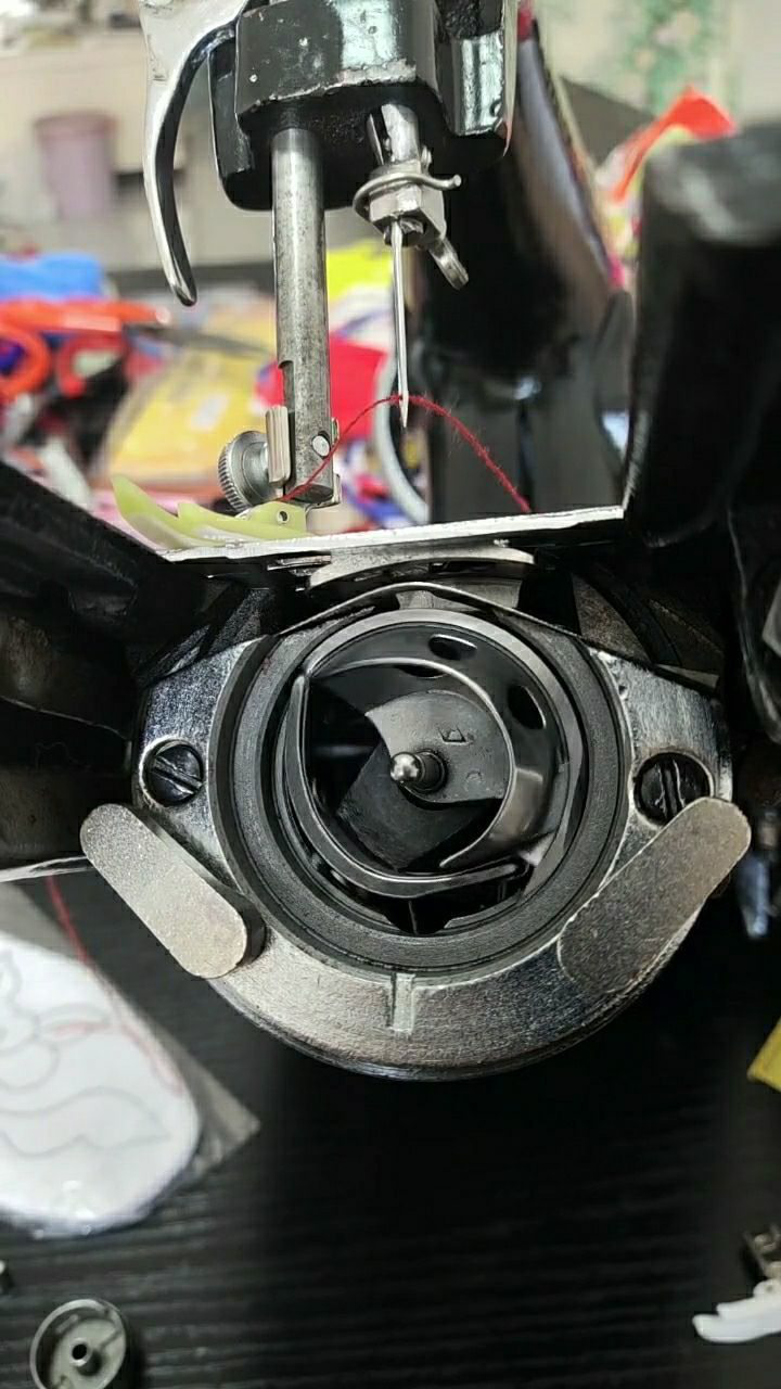 家用缝纫机带不上底线的故障维修还有什么不懂的都可以问我