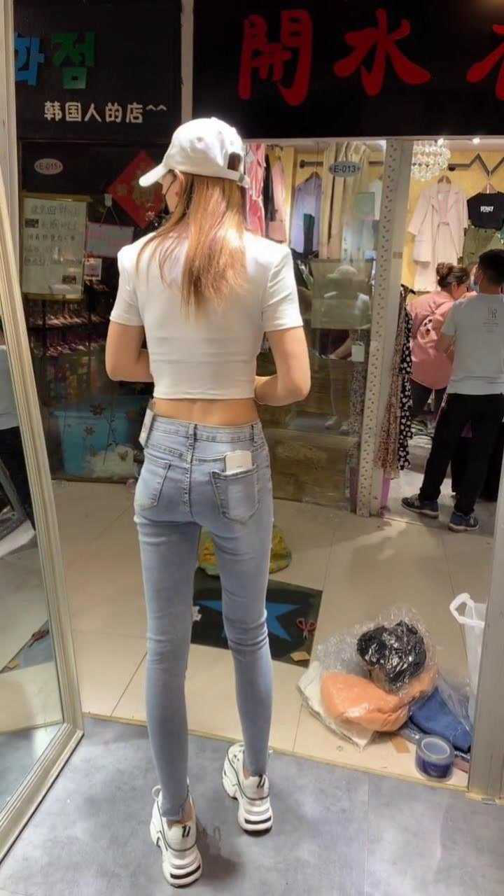 70斤身材的模特小姐姐看来不是越瘦越好太瘦撑不起牛仔裤