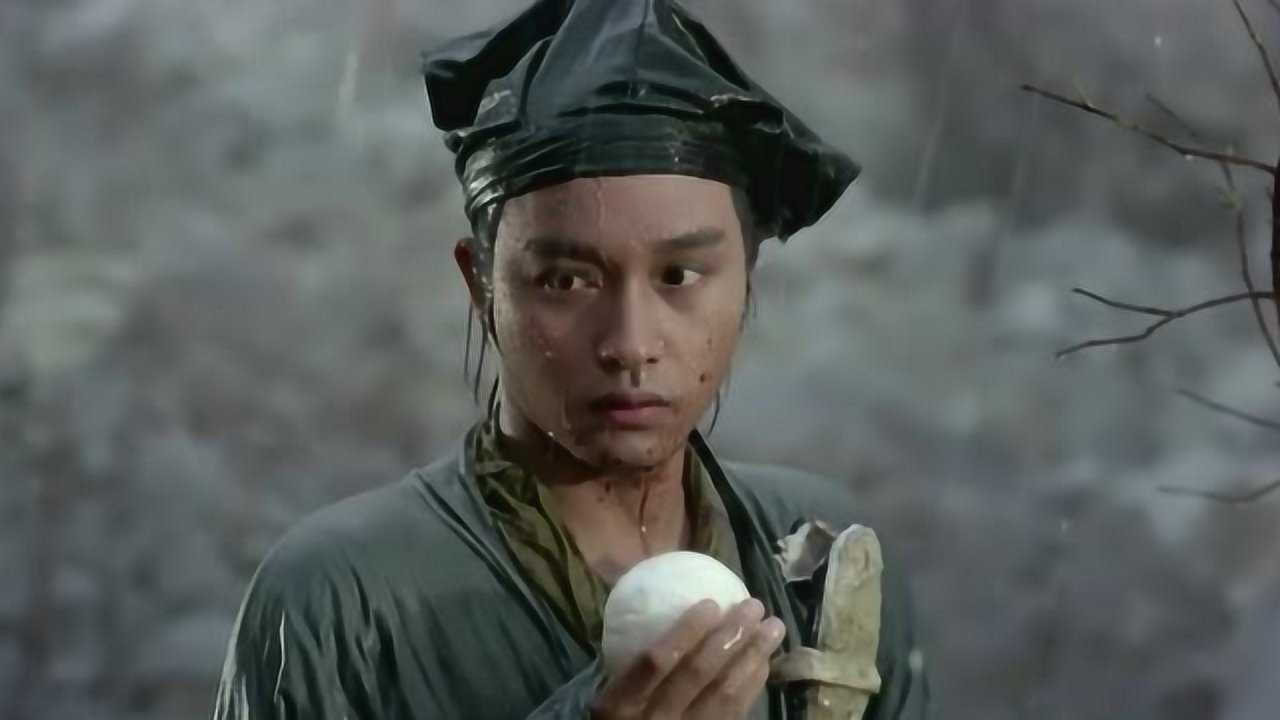 倩女幽魂1:经典再现,张国荣大雨中吃馒头,表情包来源