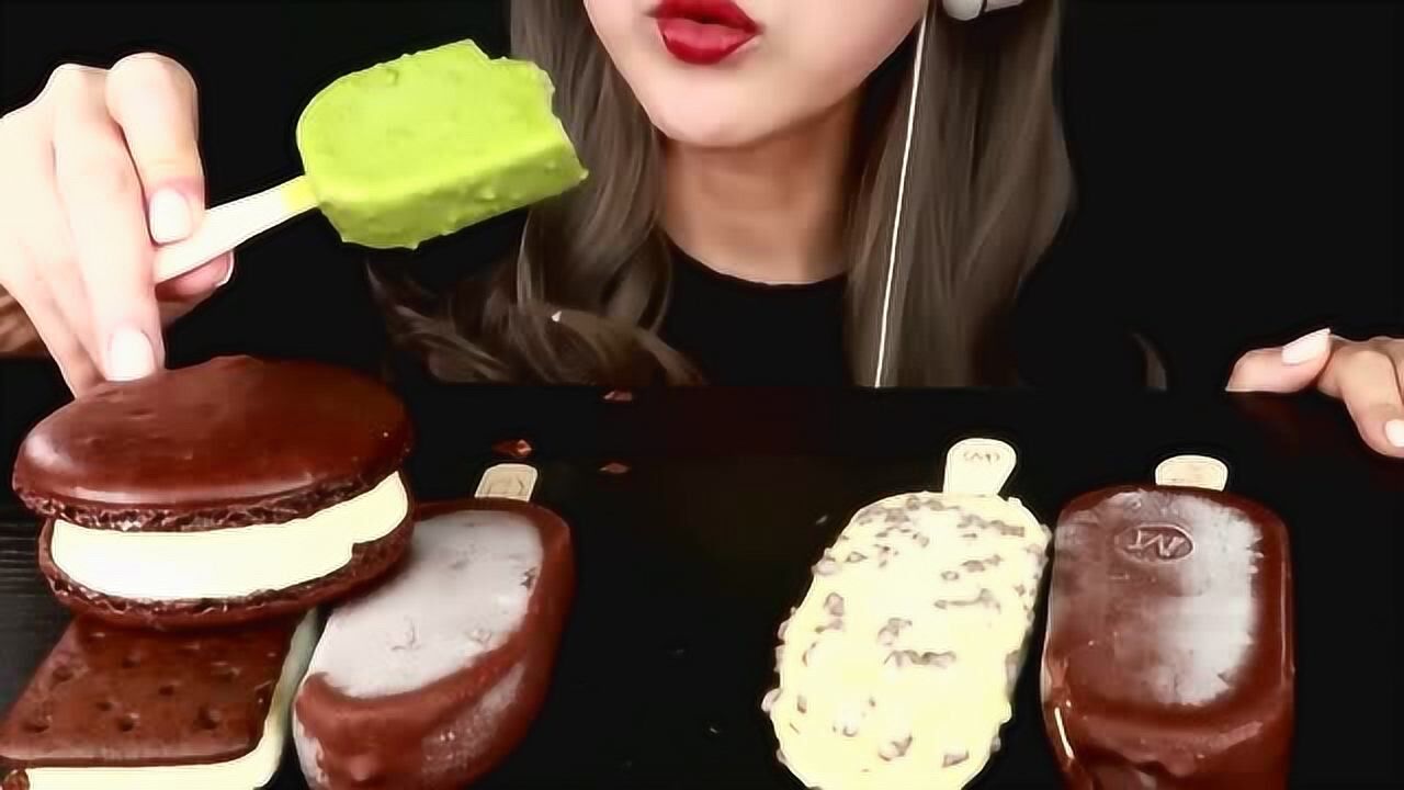 声控福利韩国美女香草巧克力冰淇淋吃播太美妙了