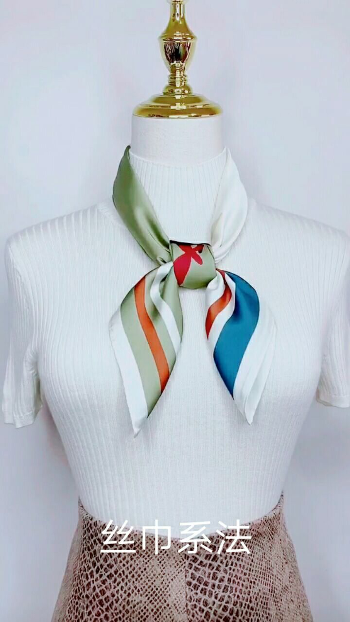 丝巾这样系,百搭又时尚.丝巾平结系法