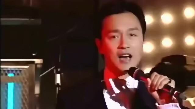 张国荣演唱金曲《莫妮卡》,台下坐着整个香港娱乐圈