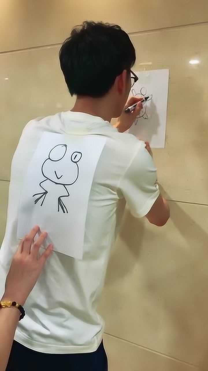 后背画画传画筒