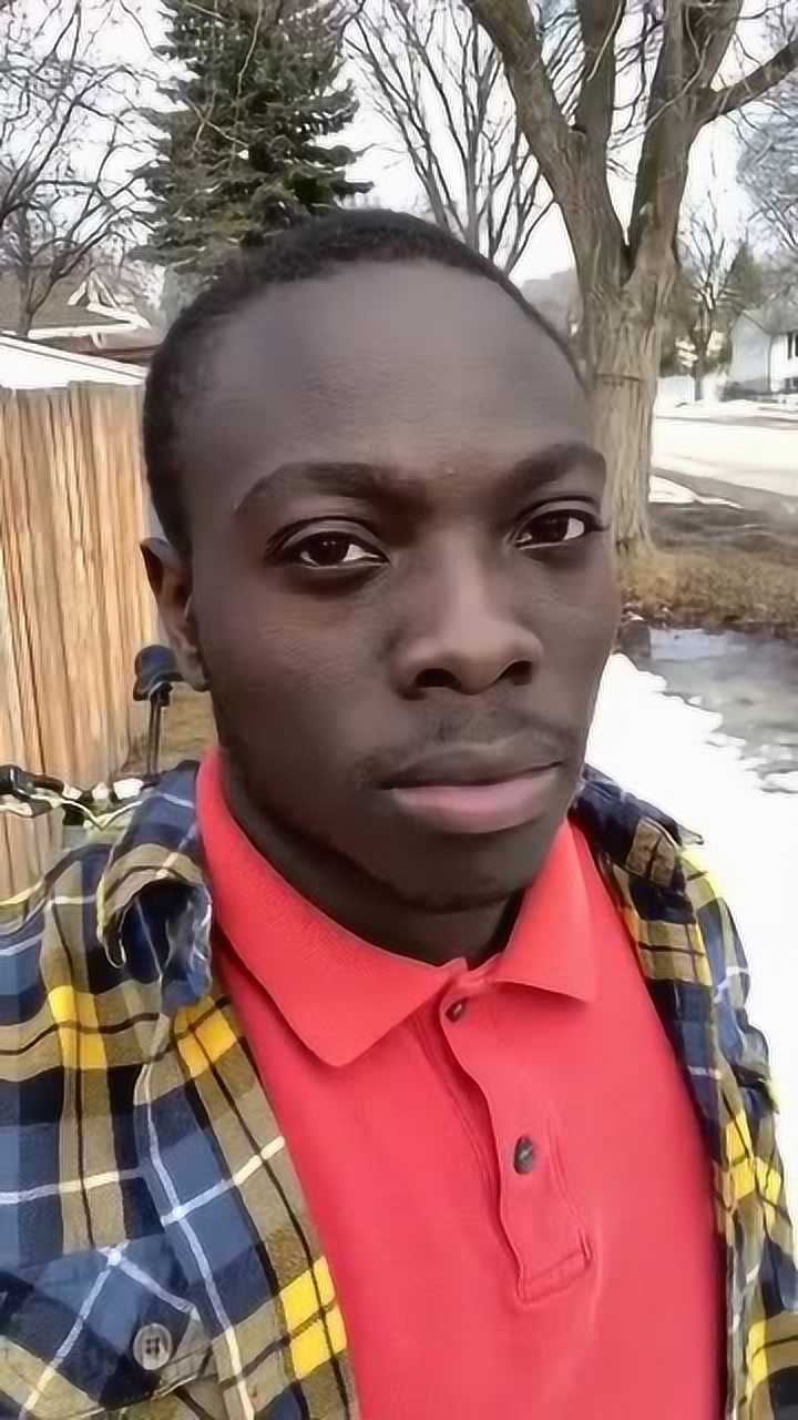 黑人老外一张口竟一片白牙在飘这用得什么牌牙膏