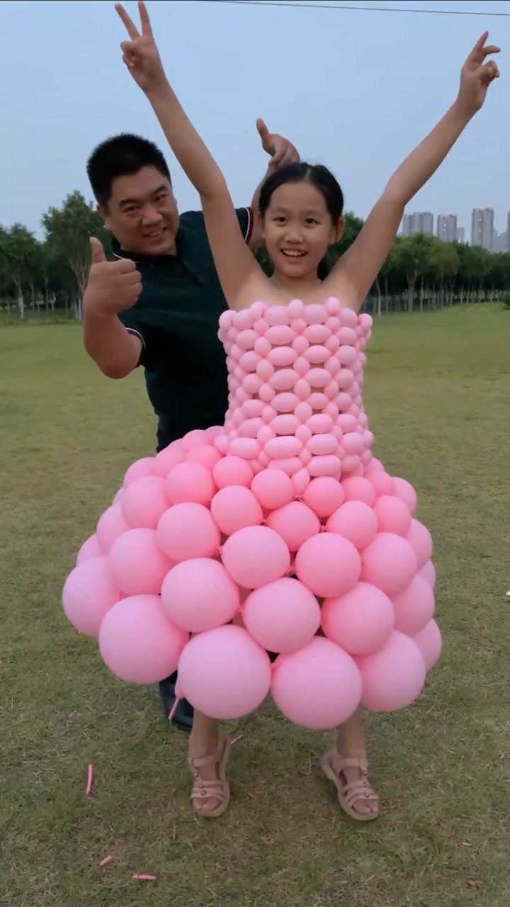 给女儿做了条仙女气球裙,穿这样去上学你觉得如何?