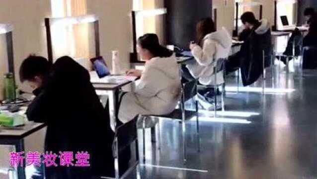 这就是清华大学的图书馆,恕我直言,不愧是中国名校!