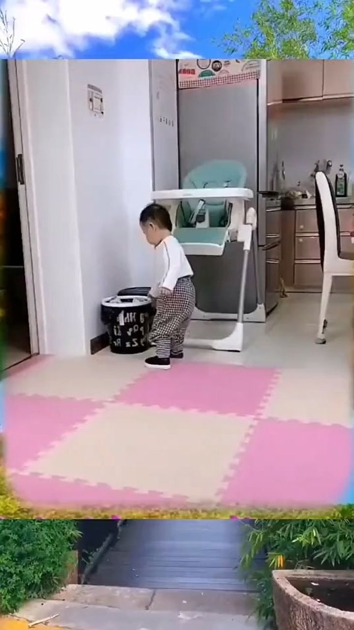 暖宝这次被康宁吓到了很少看到她哭的样子