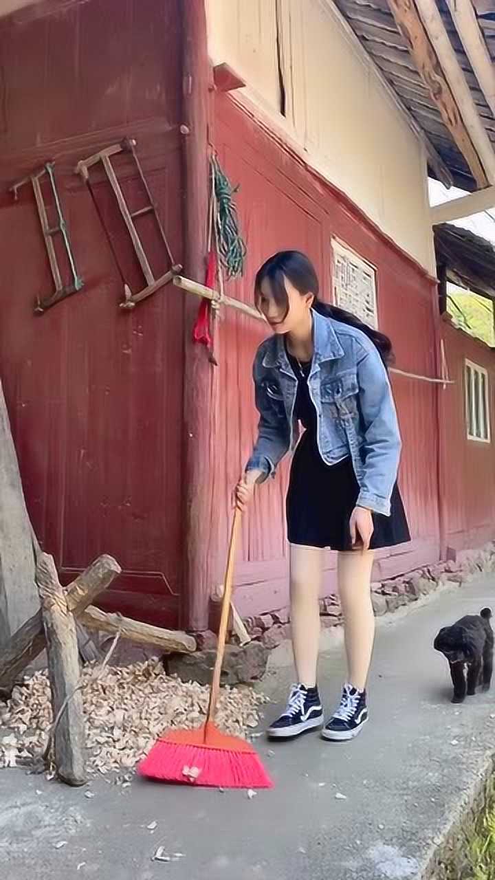 00后今年20岁的一个农村女孩