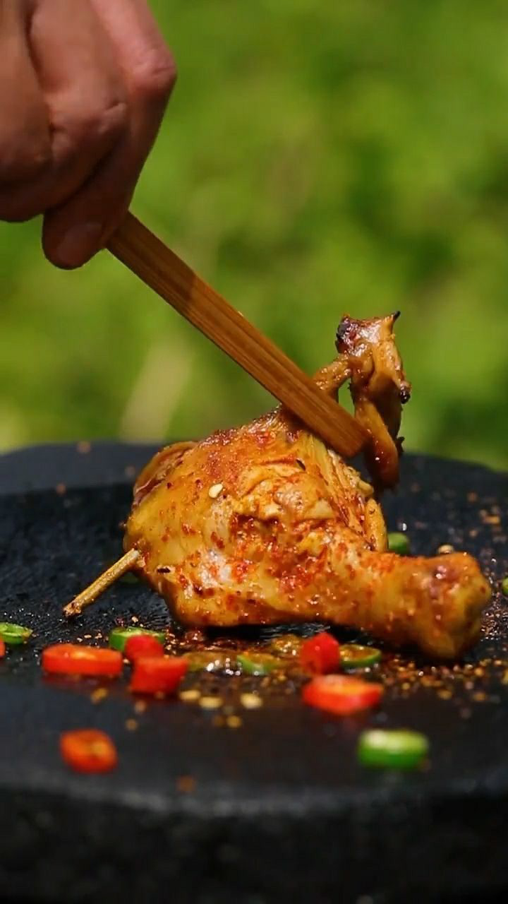 石板烤鸡腿,鲜嫩多汁好美味