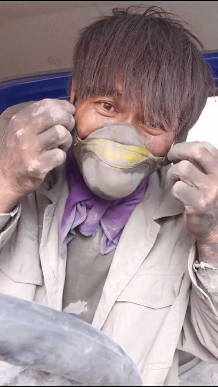 因为我不努力,下一代也还是会受苦,总有一个人要拼命跳出艰苦的生活