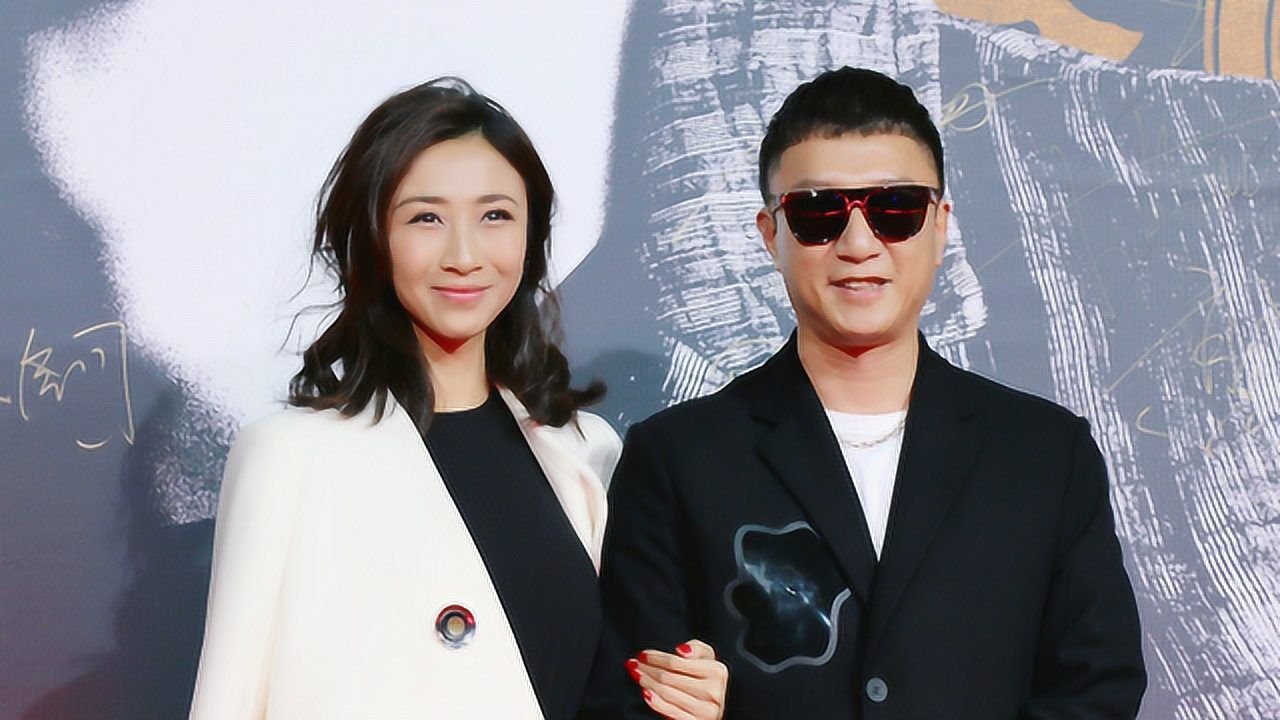 孙红雷发文纪念与老婆初见 兴奋作浪的雷雷文艺了!