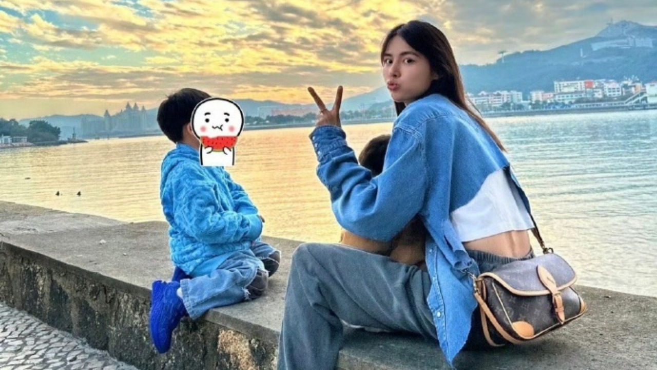 苏醒老婆晒两儿子游玩照28岁廖语辰少女感十足儿子背影复刻爸爸