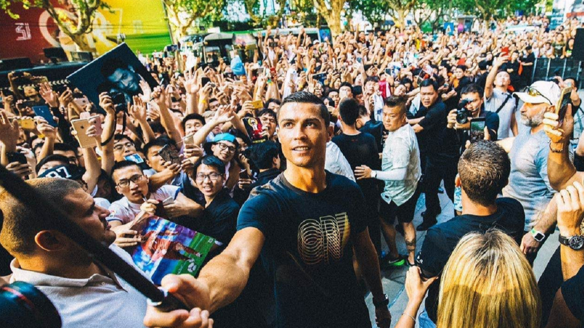 回顾c罗2019年中国行,球迷人山人海,人气太炸裂