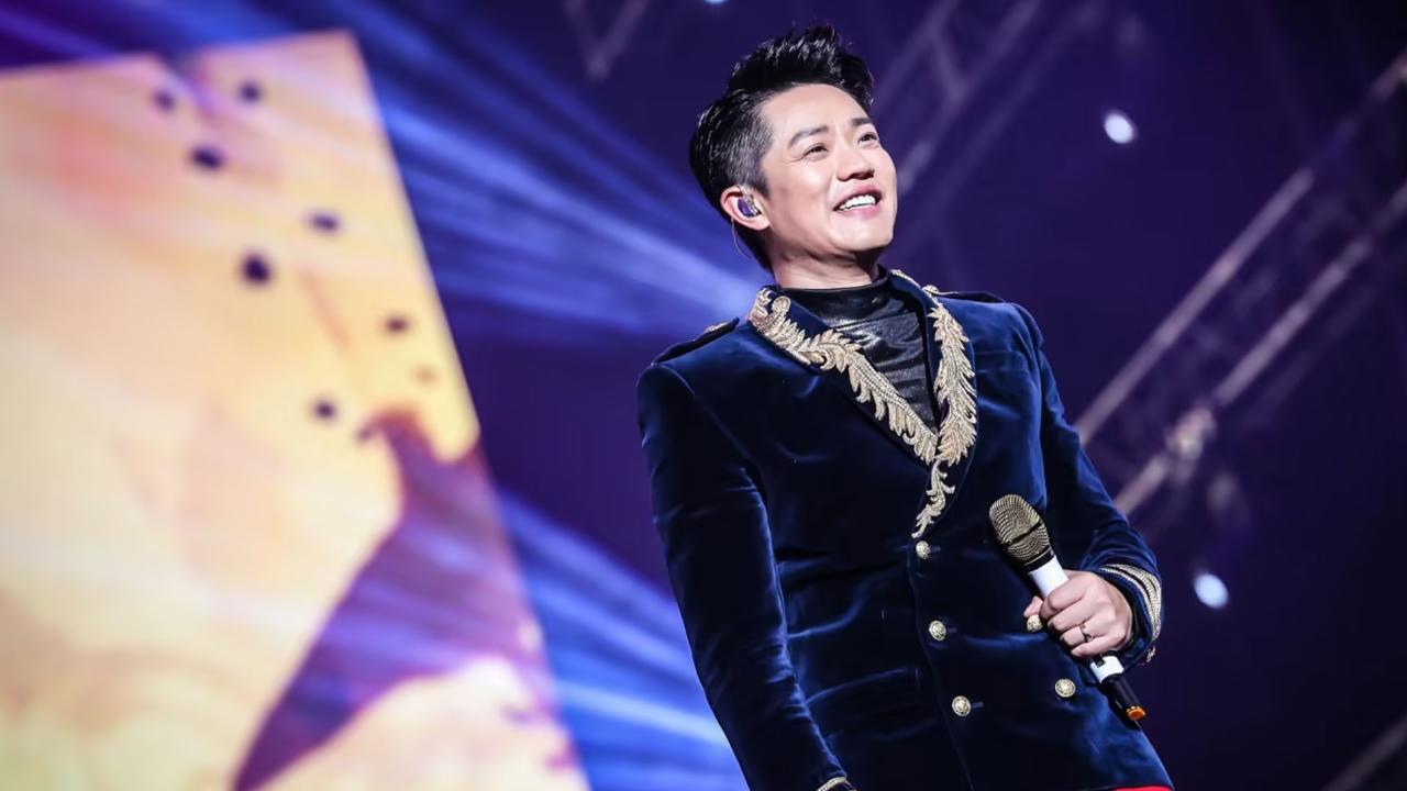 曾毅的实力到底有多厉害,翻唱张国荣的歌,粤语真的太绝了