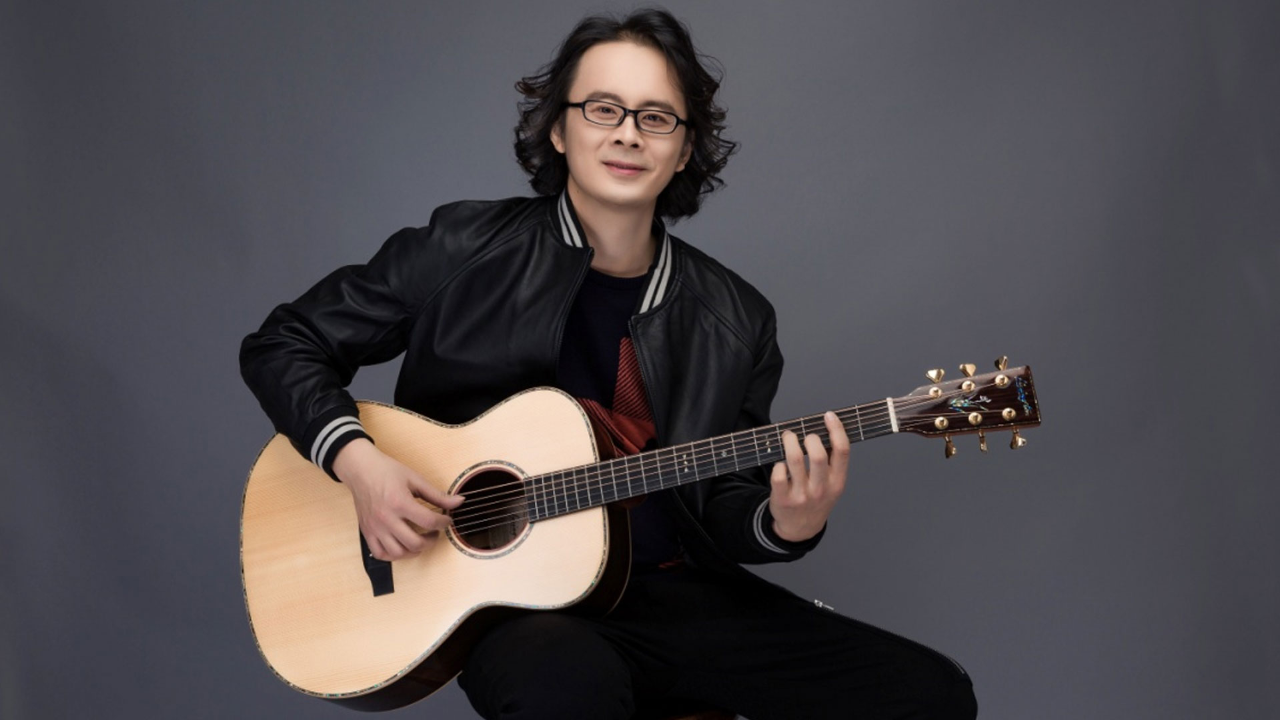 45岁唐磊力挺农夫山泉,遭集体声讨,表示再也不听《丁香花》了